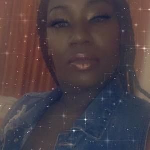 Meet your Posher, Ebony